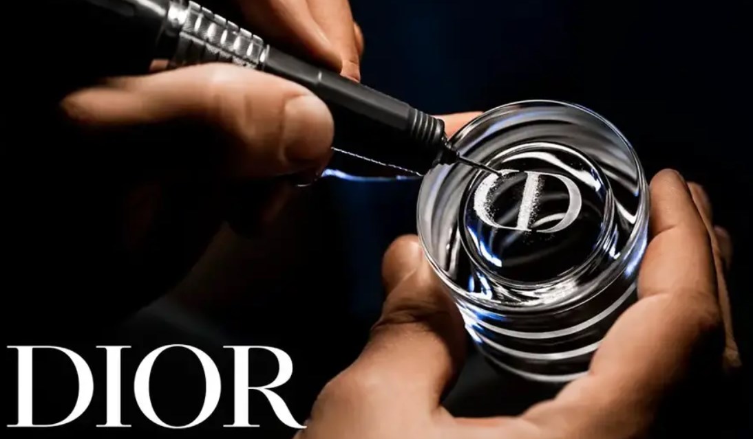 Dior Sauvage Elixir x Baccarat: Um jogo feito por ícones em Perfumes Dior Sauvage Elixir x Baccarat