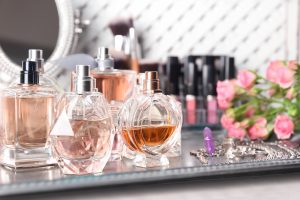 Descubra o Processo na Criação de Perfumes: Da Inspiração à Embalagem