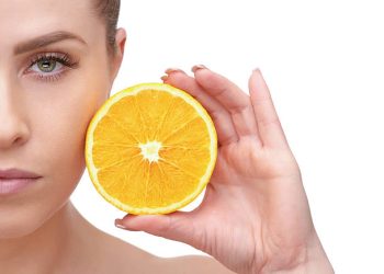 Vitamina C no Skincare: Como Iluminar e Uniformizar a Pele?