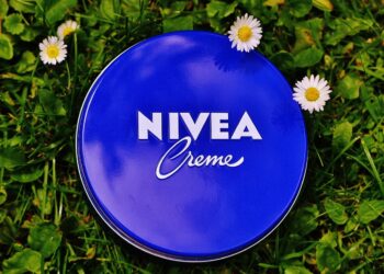 Creme Nivea da Lata Azul: Um Ícone de Beleza Intemporal